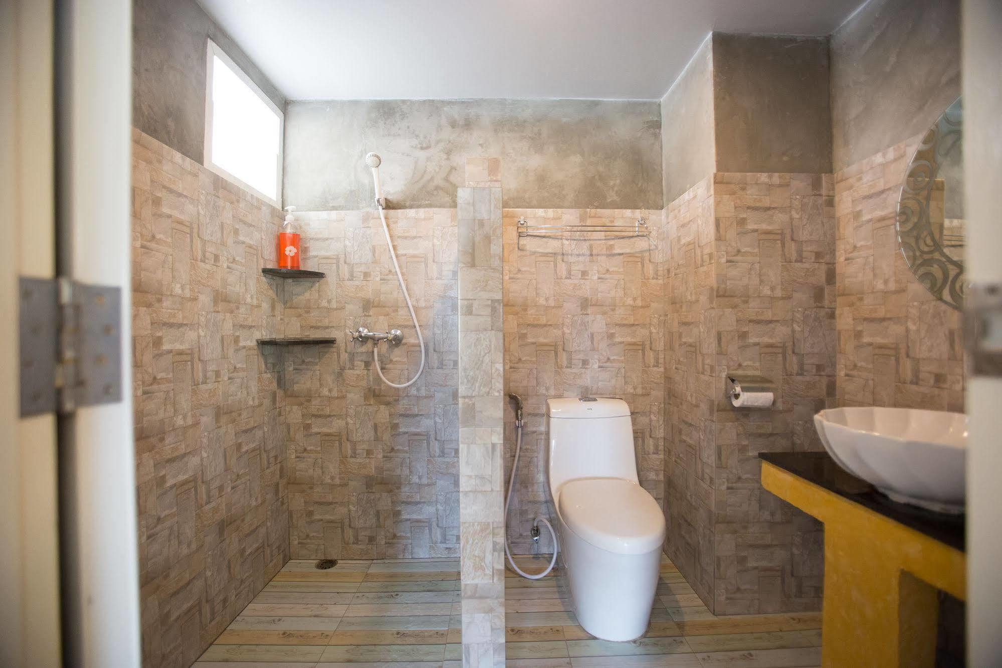 Отель Dozy Lamoon House Чиангмай Экстерьер фото